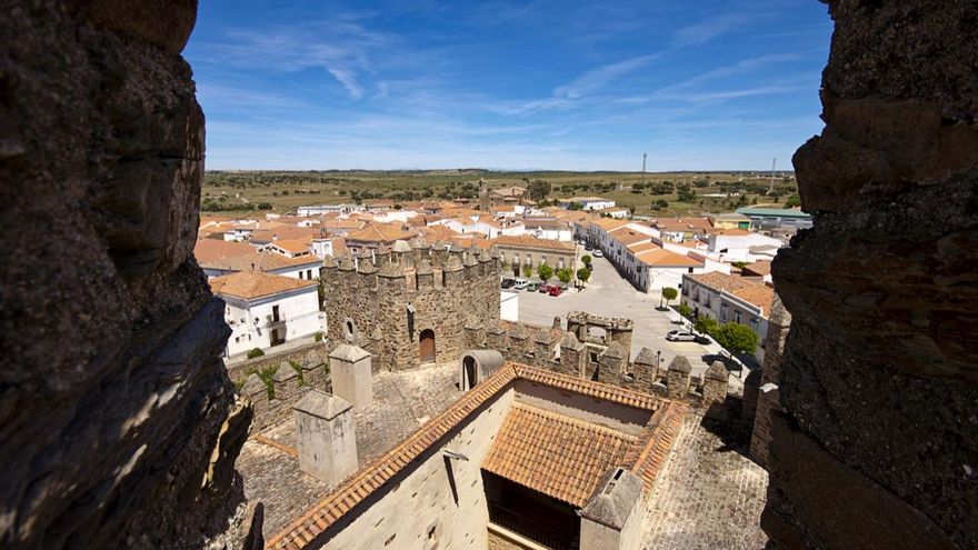 Retoman, 36 años después, la declaración de Bien de Interés Cultural para el castillo de Monroy
