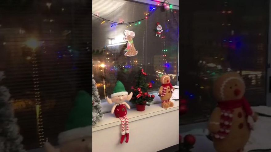 Decoración navideña para animar el ingreso a Marianela