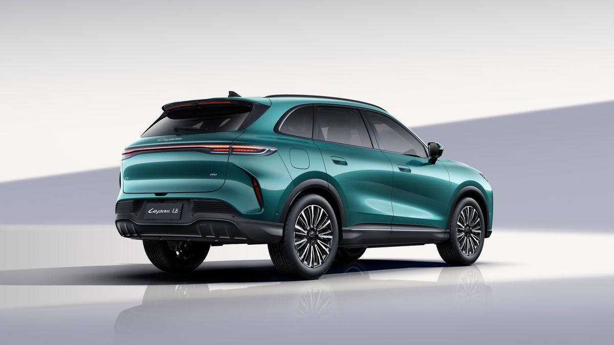 Vista trasera y lateral del Lepas L8.