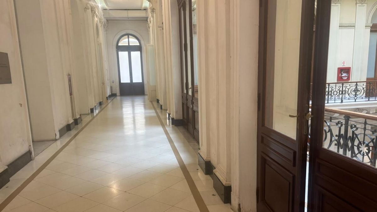 "La Casa de Gobierno está vacía": denuncian que los funcionarios de Milei se "autolicenciaron" el día de la semifinal