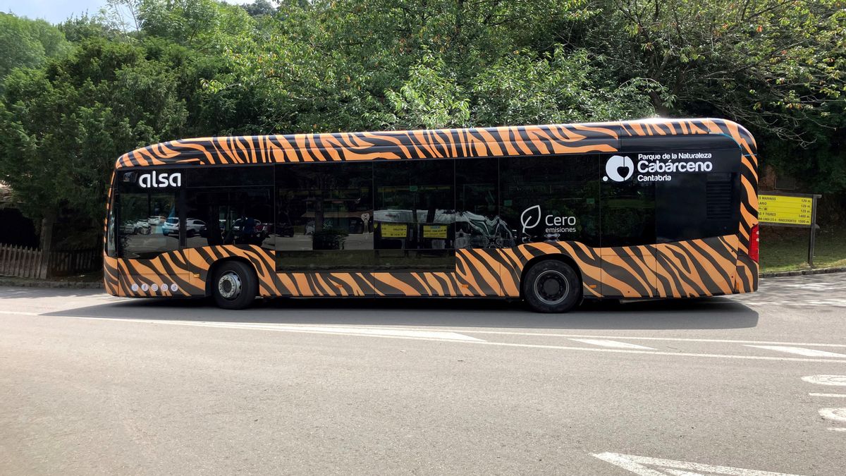 El Parque de Cabárceno activa el servicio gratuito de 'ecobús' hasta el 15 de septiembre