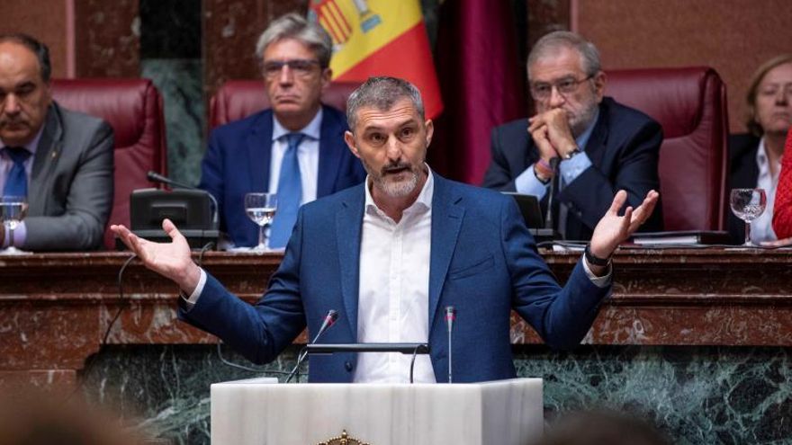 El candidato del PP-Murcia se compromete a cumplir las demandas de Vox si le apoyan
