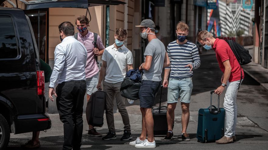 La entrada de turistas siguió hundida en octubre, con un descenso del 86,6 %