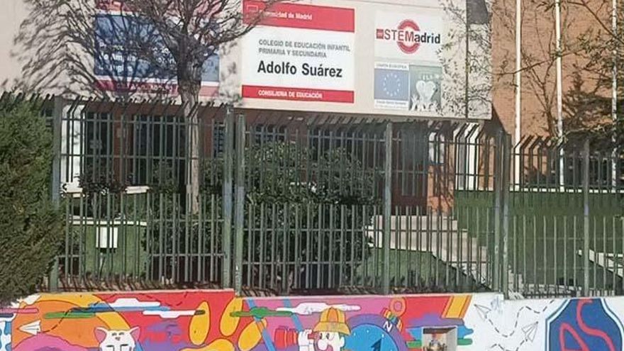 El bilingüismo ya no es consenso social: un cole de Sanchinarro se pasa al inglés entre protestas de las familias