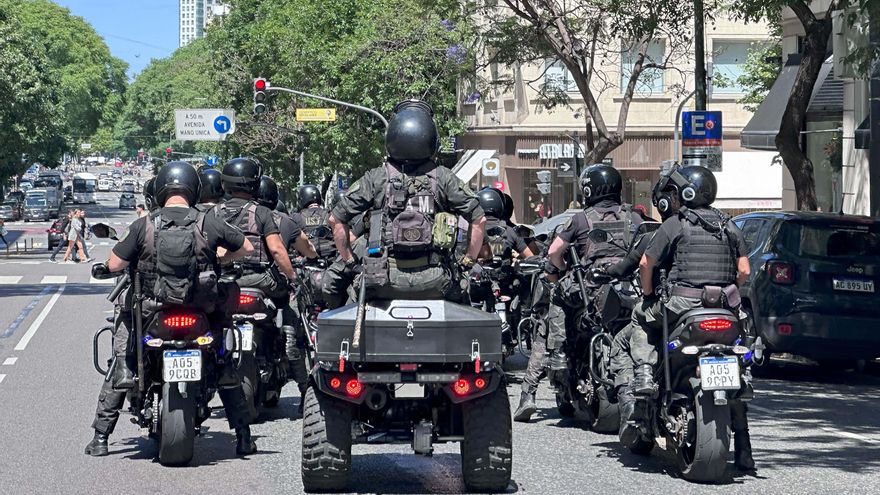 Terminó la marcha de organizaciones sociales en Plaza de Mayo: el protocolo antipiquetes no impidió ni la protesta ni los cortes