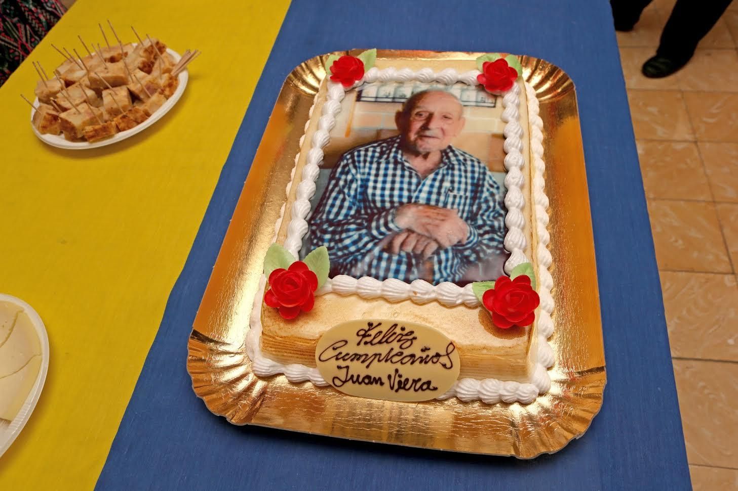 Juan Viera celebra su 100 cumpleaños. (ALEJANDRO RAMOS)