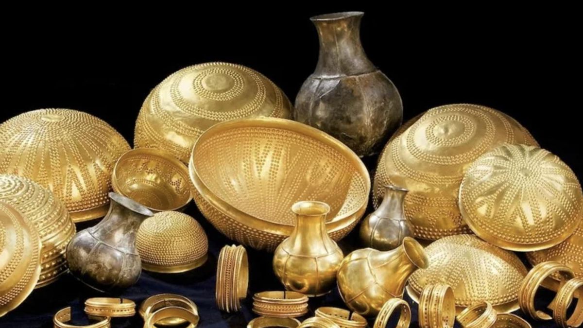 El tesoro descubierto en 1963 reúne casi sesenta objetos de distintos materiales