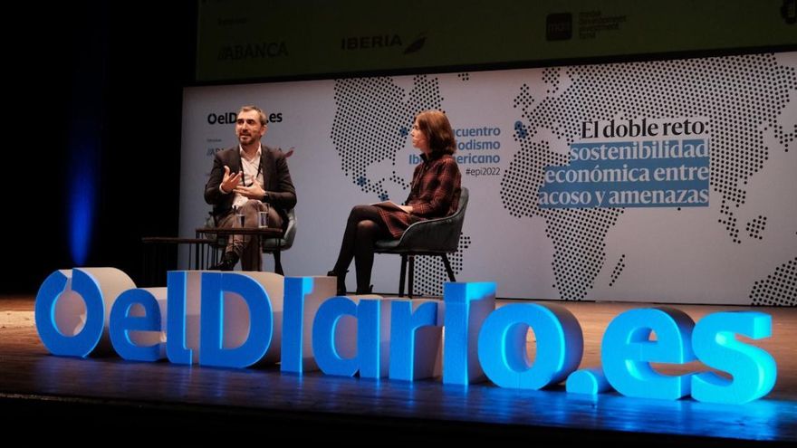 Ignacio Escolar, director de elDiario.es, y Esther Alonso, directora de Marketing y Socios