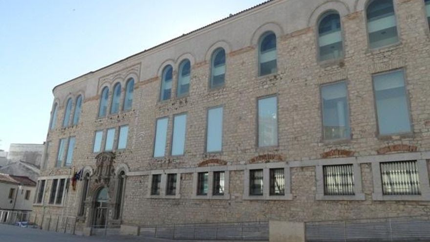 Exterior del albergue juvenil Inturjoven & Spa Jaén