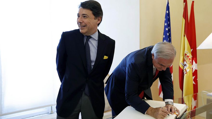 Ignacio González tacha de "patochada inadmisible" el premio a la PAH, que "dice mucho de la credibilidad" de Bruselas