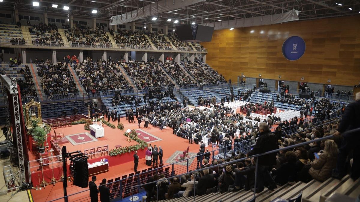 Interior del Palacio de Deportes Carolina Marín, donde transcurrió la misa funeral.