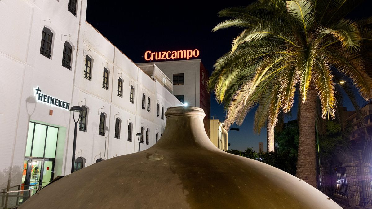 Edificio de la Factoría Cruzcampo, en Sevilla
