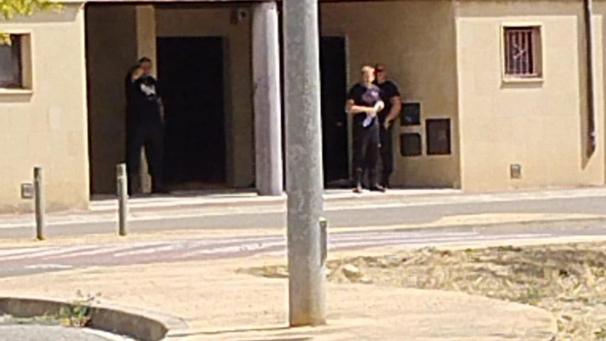 Acusan a una empresa de desalojos de amedrentar durante meses a una mujer en Olite para que abandone su vivienda