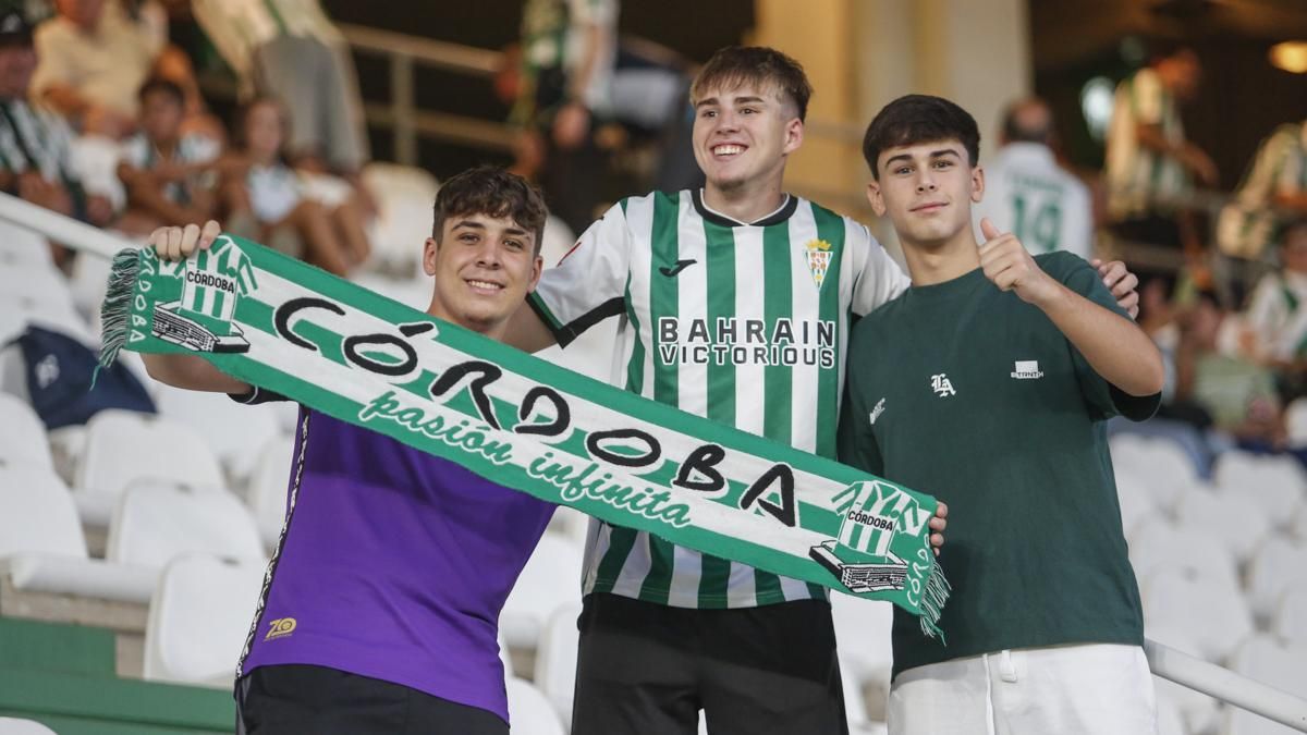 Grada Blanquiverde del Córdoba CF - Granada CF