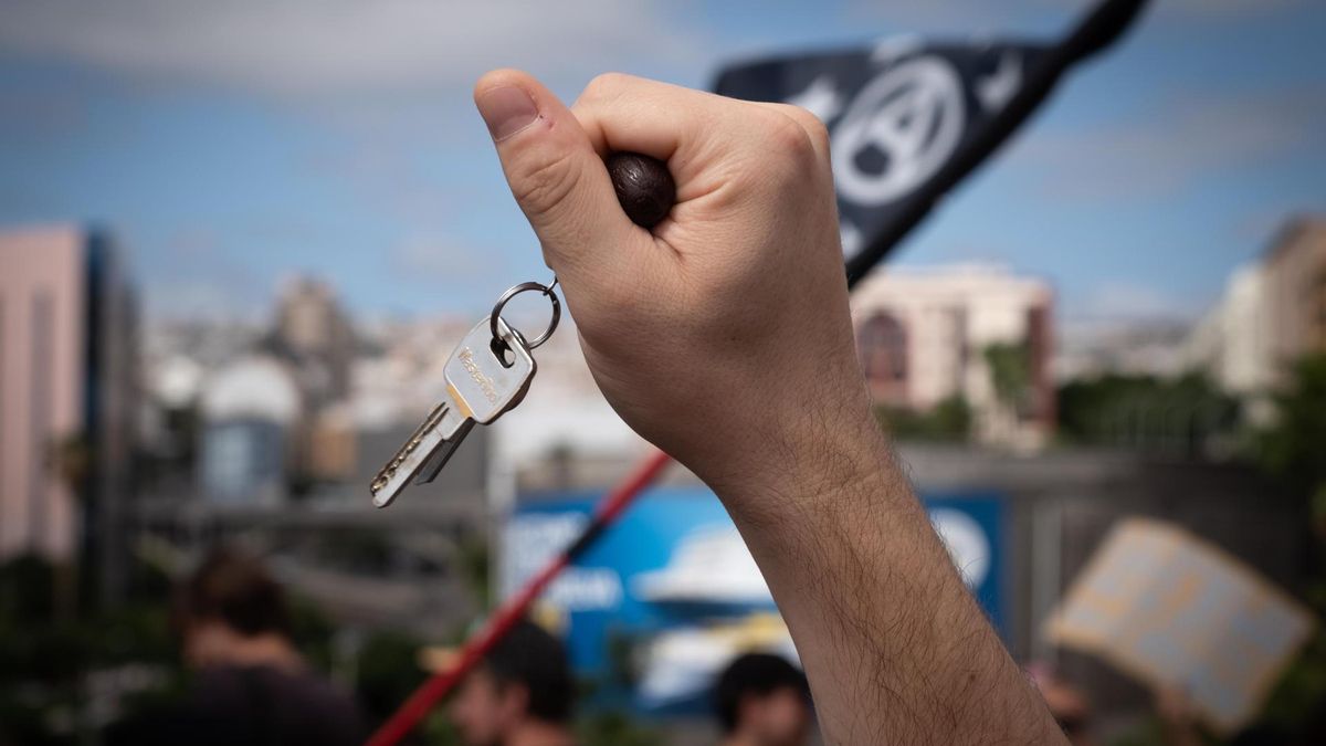 La vivienda centra ya la precampaña en Canarias y vuelve al Parlamento con fiscalización a CC-PP: “¿Qué resultados ofrecen 38 meses después?”