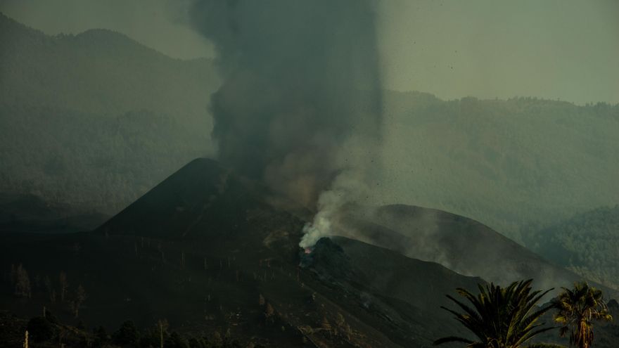 Volcán de La Palma activo este lunes. / FOTO: Ankor Ramos