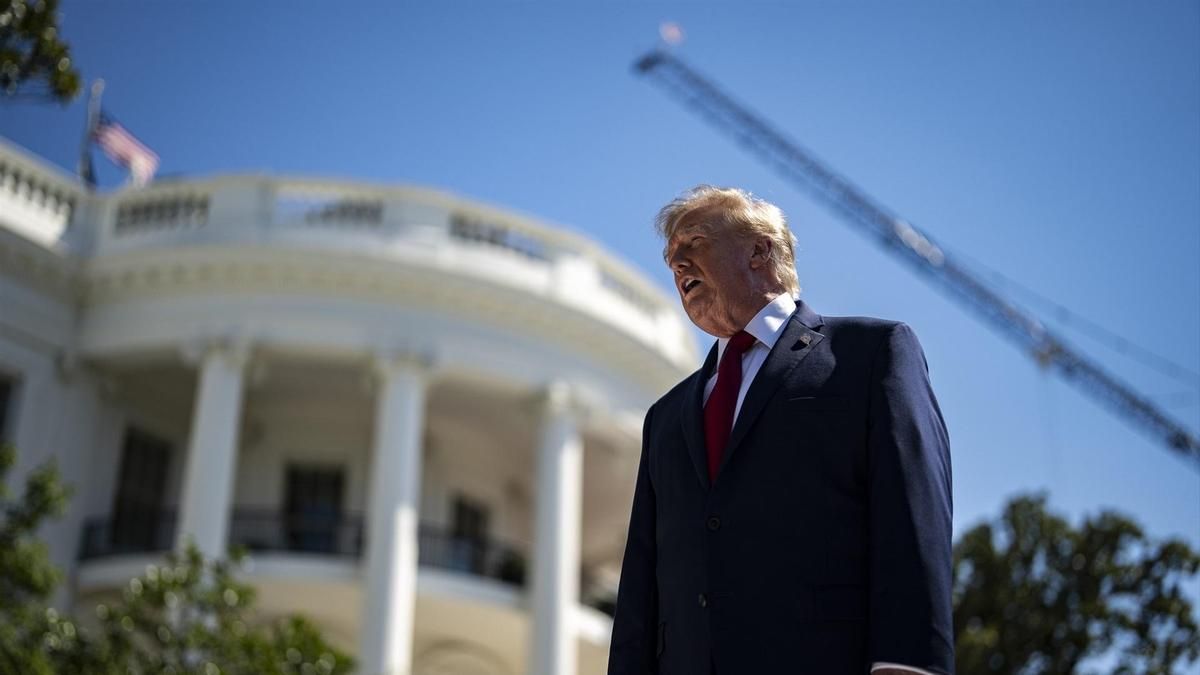 El presidente del Supremo de EEUU permite, por el momento, que Trump siga con las obras del salón de baile