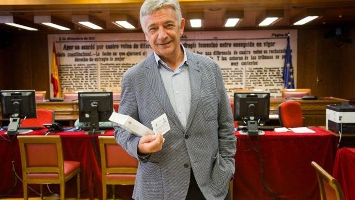 El senador autonómico por Navarra abre la constitución del Senado en euskera para defender "la diversidad como riqueza"