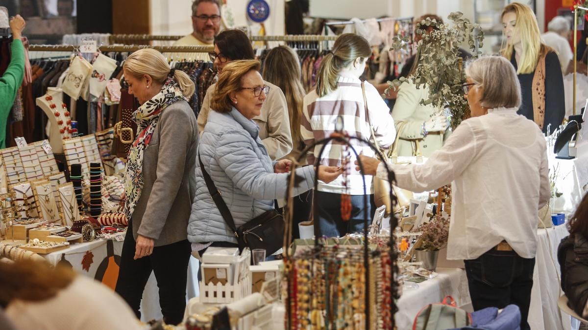Mercadillo solidario “Ayúdanos a no olvidar” de la Asociación de Alzheimer