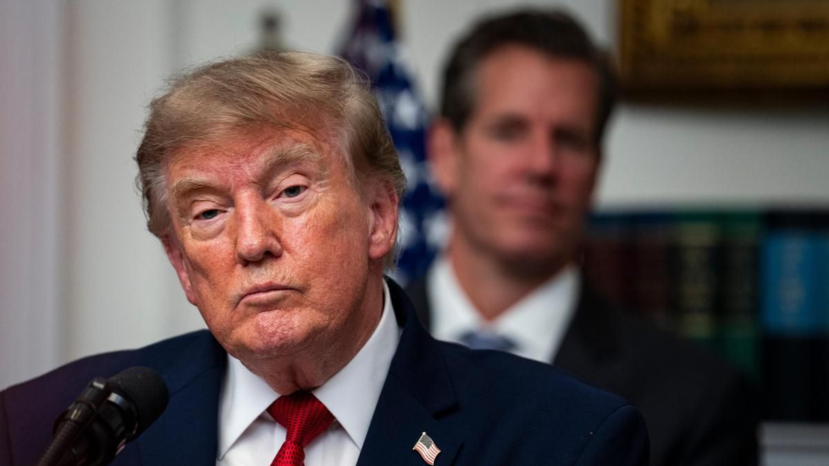 Trump anuncia un 'día D' contra Irán con una "guerra económica" y un "aislamiento sin precedentes"