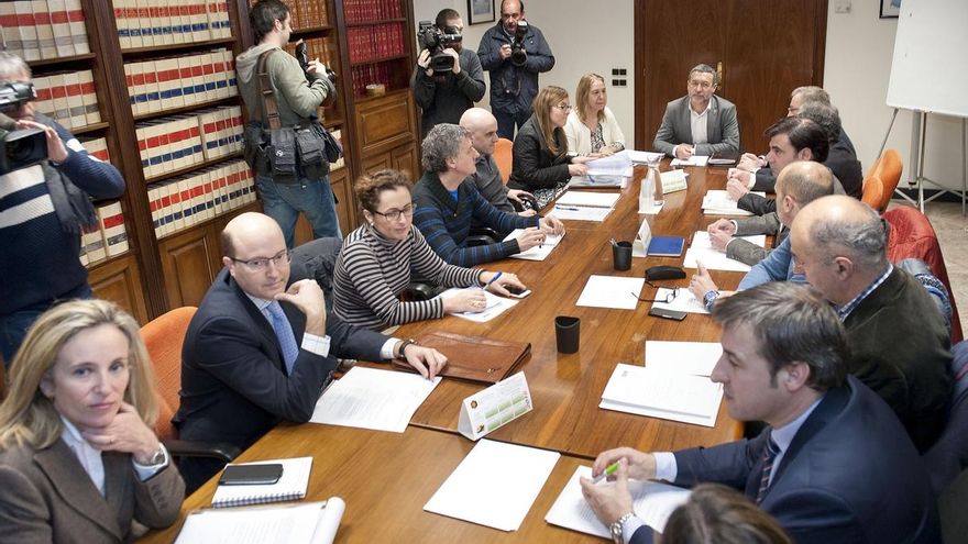 Constituido el nuevo consejo de gobierno del SNE, que amplía la representación sindical y empresarial