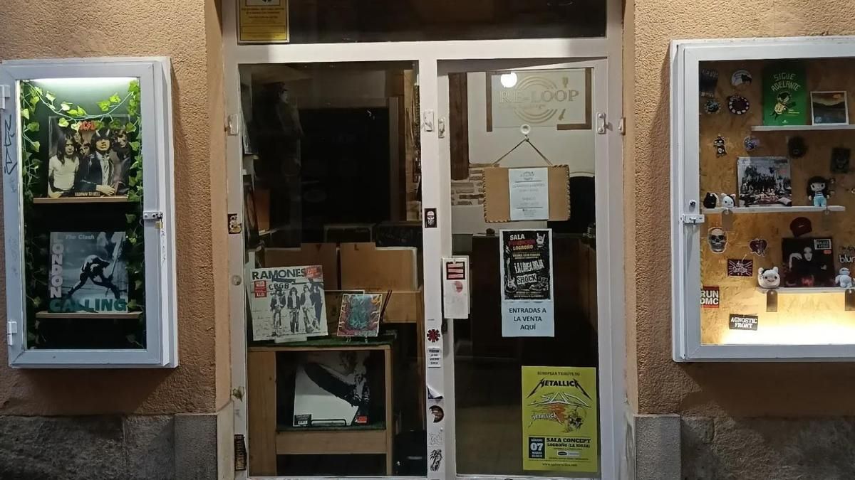 Cierra la tienda de discos Re-Loop de la calle San Juan: "Toca levantar la aguja del vinilo"