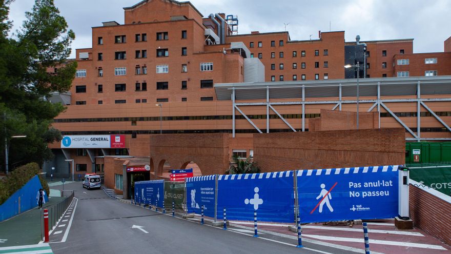 El Hospital Vall d'Hebron comunica a la plantilla que no renovará el contrato de 200 profesionales