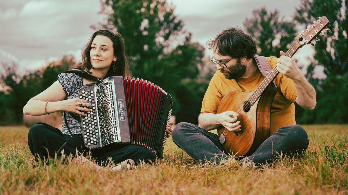 Rodrigo Martínez ofrece con la acordeonista Sofía Miguélez su concierto de Navidad en el Ateneo Varillas de León
