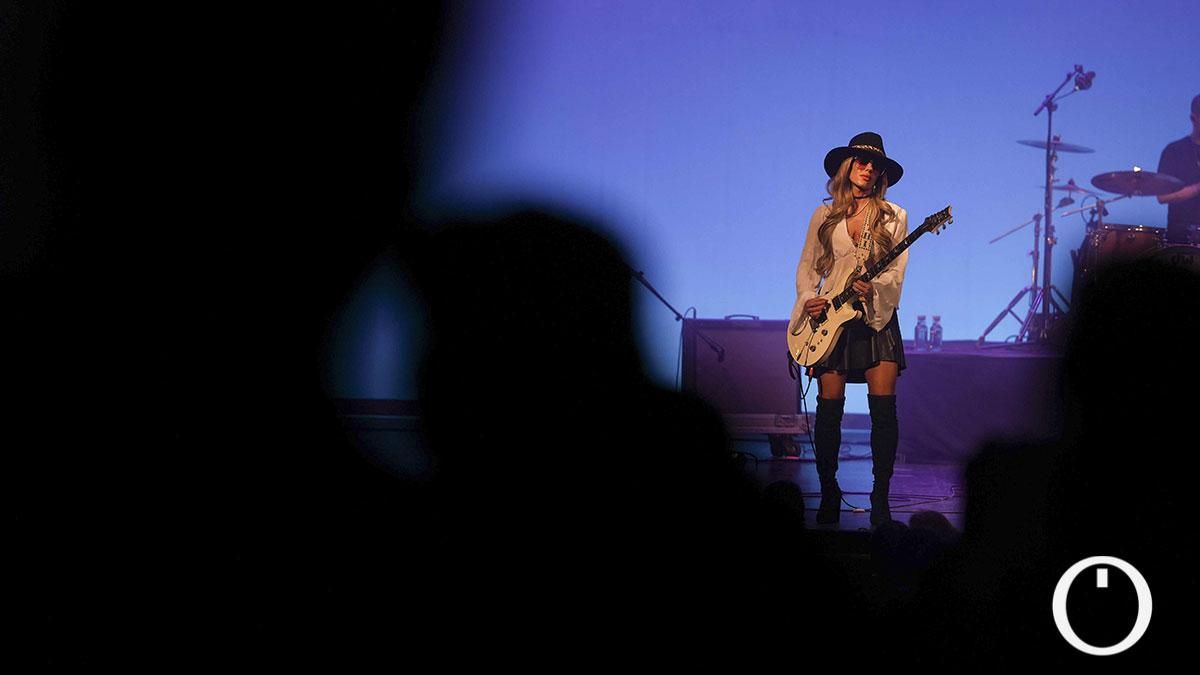 El concierto de Orianthi en el Festival de la Guitarra, en imágenes