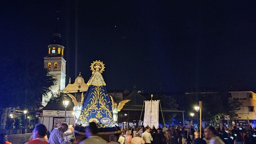 Tradicional procesión de la Virgen de la Torre en Vallecas