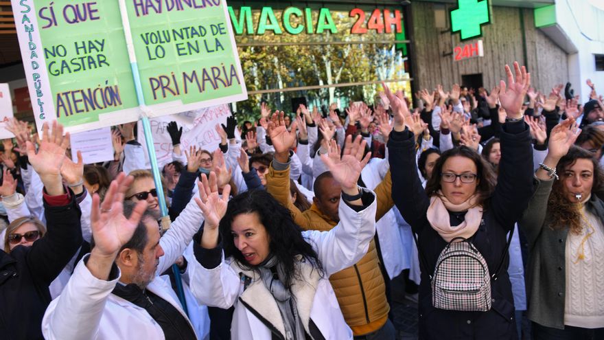 20 días sin médico en Madrid: el inmovilismo de Ayuso alarga la huelga de la Atención Primaria