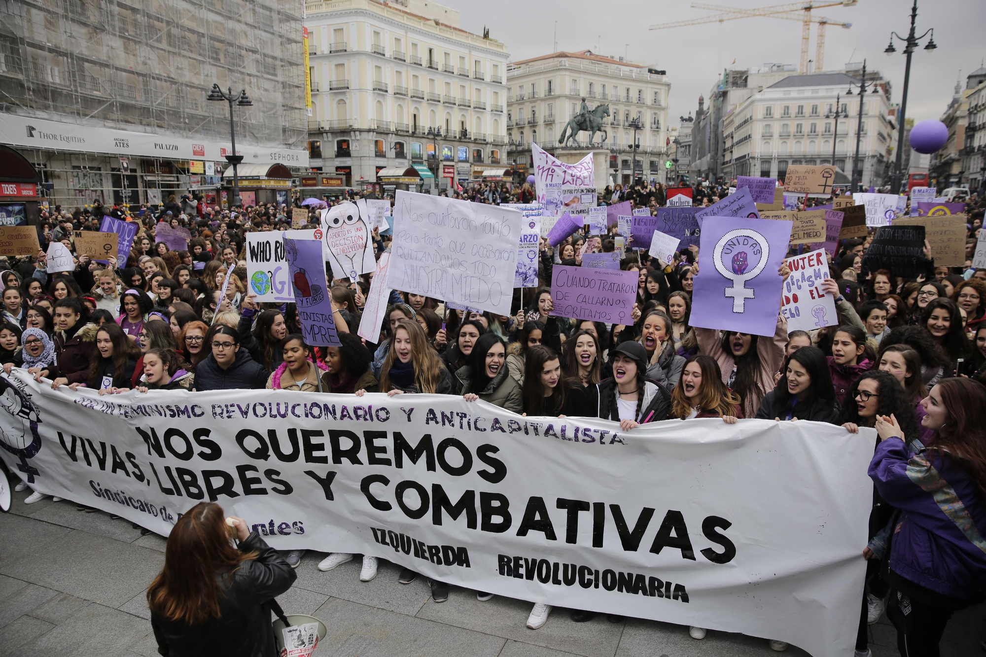 Cabecera de la concentración del sindicato de estudiantes de la huelga feminista.