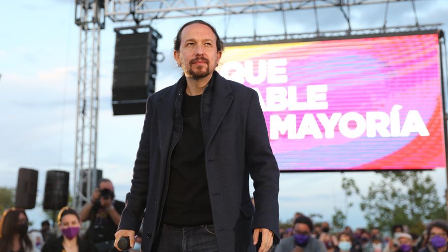 Archivo - El candidato de Unidas Podemos a la presidencia de la Comunidad de Madrid y secretario general de Podemos, Pablo Iglesias interviene durante el acto de cierre de campaña del partido en el anfiteatro Lourdes y Mariano del parque de la Cuña Verde