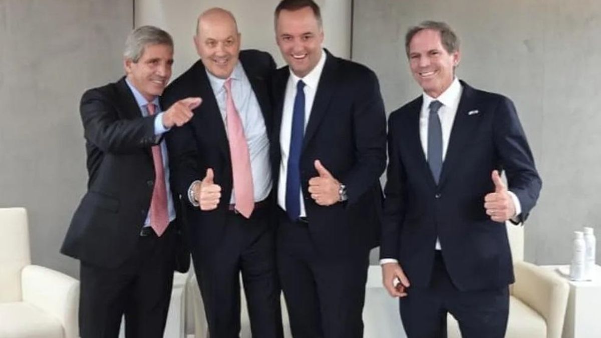 Manuel Adorni en Estados Unidos.