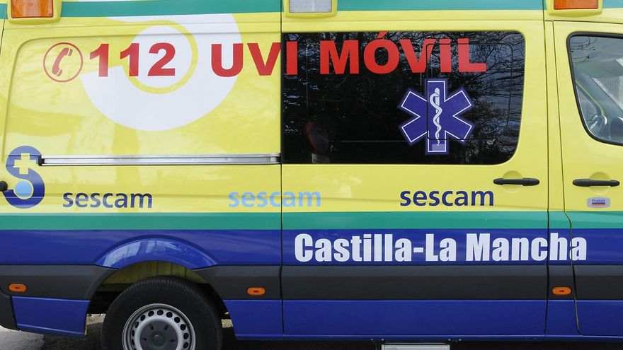 UGT y CCOO preparan movilizaciones por el "deterioro" del transporte sanitario en Castilla-La Mancha