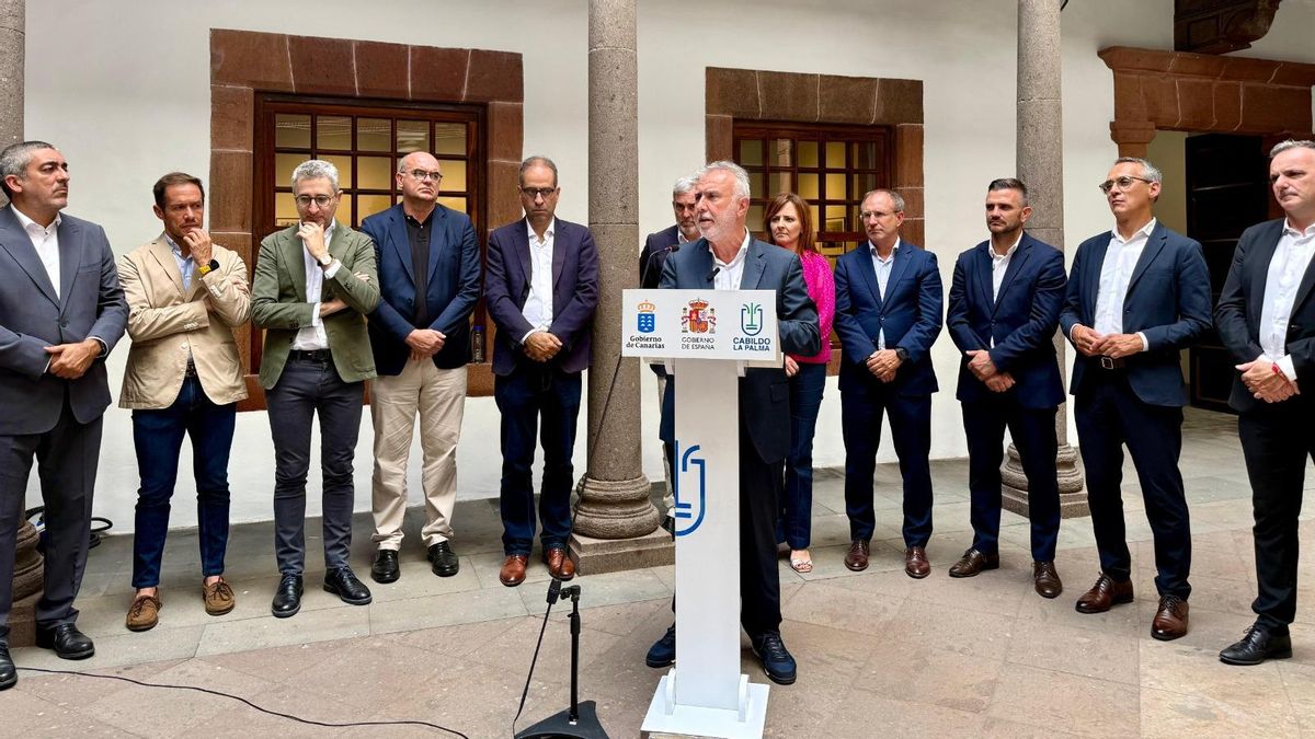 La Comisión Mixta para la reconstrucción, recuperación y apoyo a la isla de La Palma  se ha reunido este viernes en la Casa Salazar de Santa Cruz de La Palma.