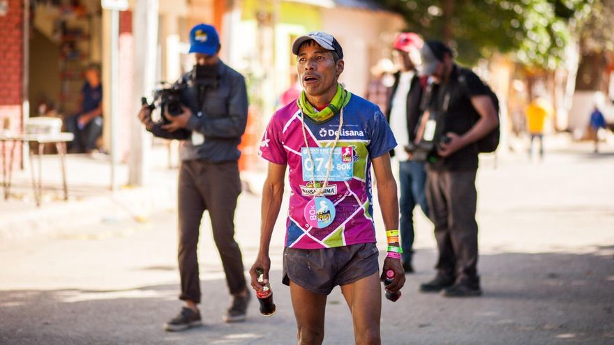 El director Bernardo Ruiz descifra historia de los corredores rarámuri