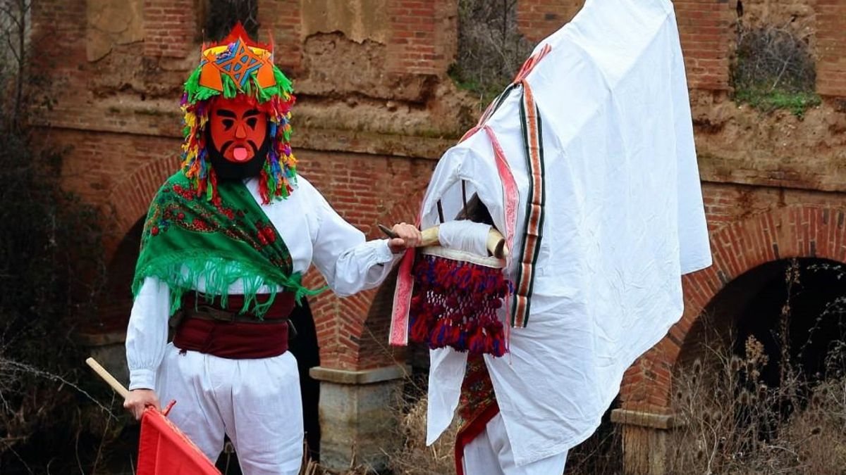 Los 'toros' y 'toreros' de Alcoba de la Ribera regresan este fin de semana para su antruejo