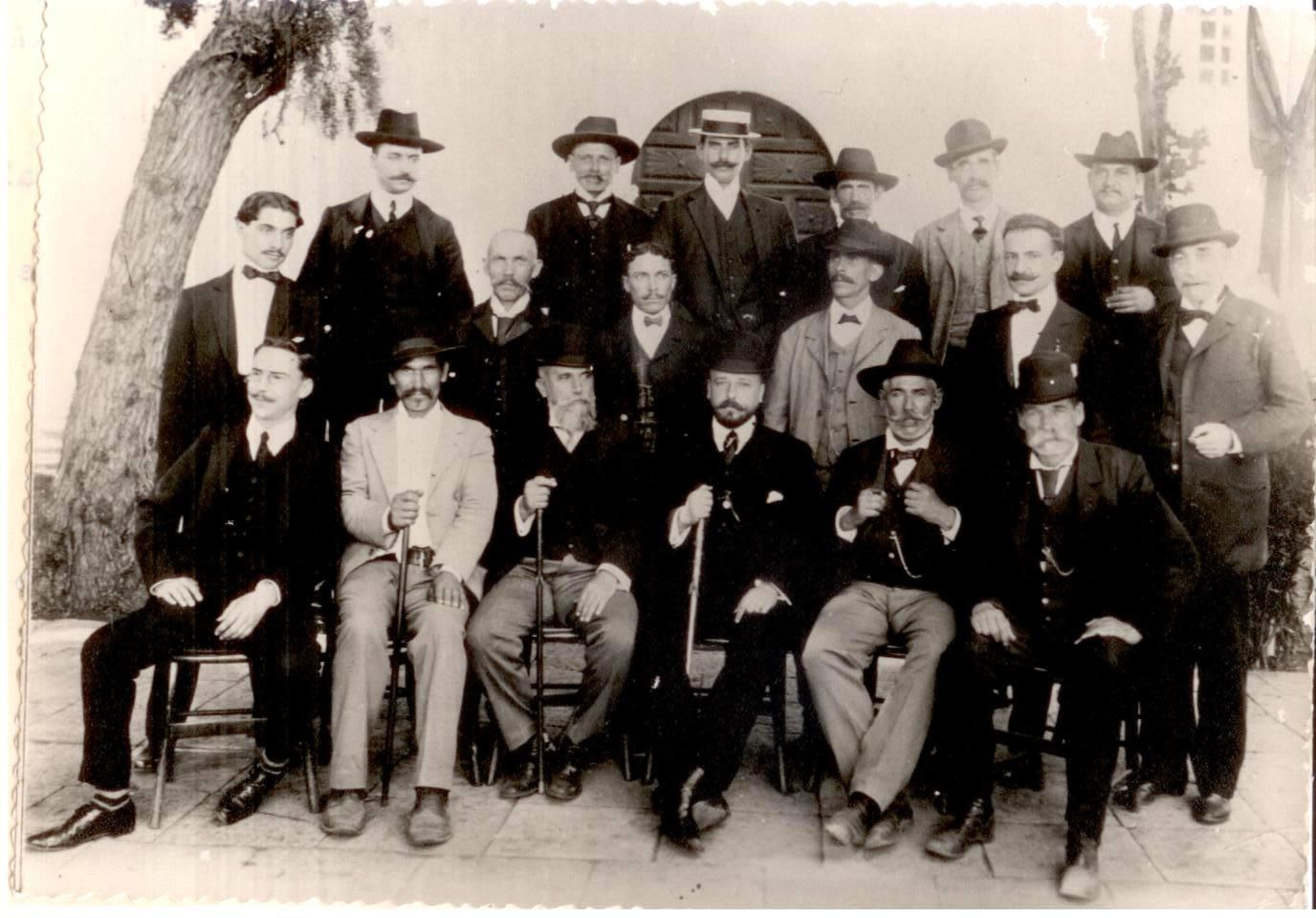 1909. Corporación de la municipalización de la Banda. Archivo: MVH
