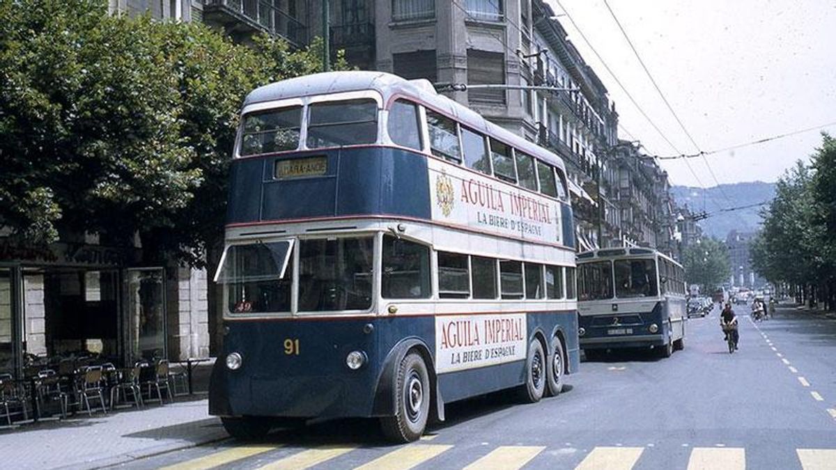 Cuando Donostia y Bilbao le compraron a Londres trolebuses rojos de dos pisos para sus redes de transporte público