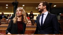 Casado se rodea de víctimas después de que Álvarez de Toledo viera la política de hoy "más difícil que cuando ETA mataba"