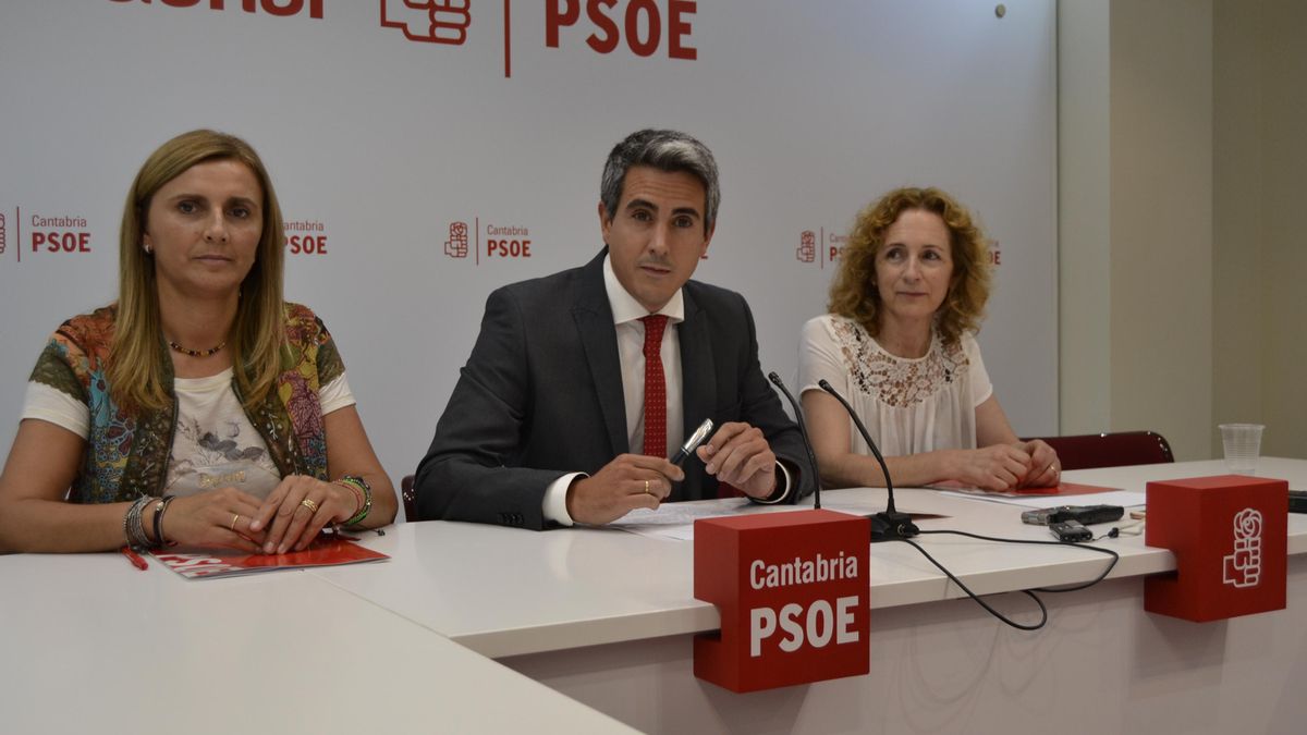 Zuloaga, en un reciente acto, acompañado por Noelia Cobo e Isabel Fernández. | R.V.