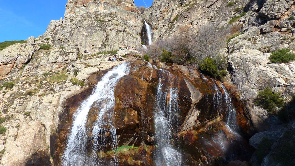 Una ruta por la cascada más alta de Madrid: a 40 metros y en uno de los pueblos más frescos de la zona
