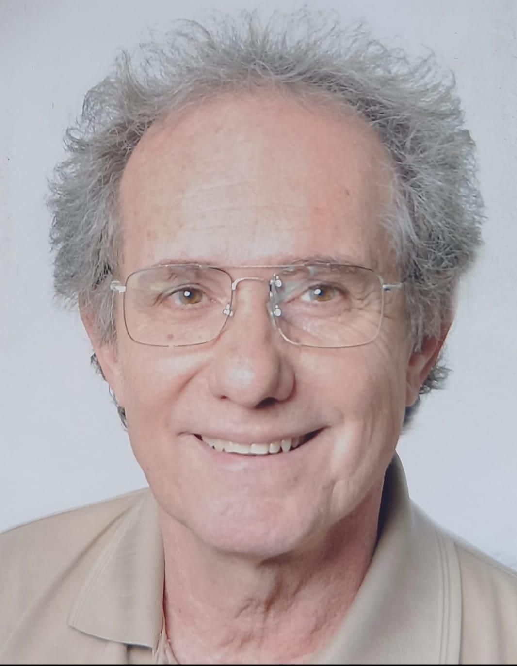 Carlos Manuel González Pérez.