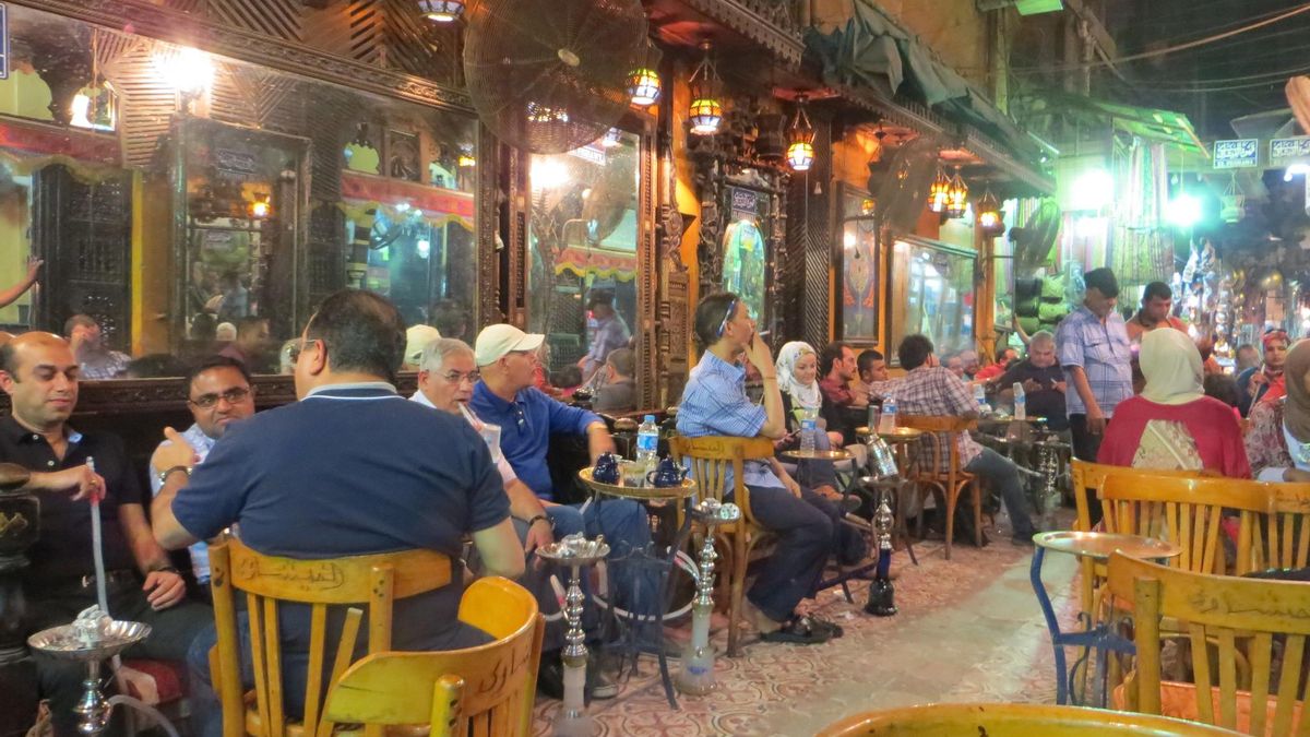 Ambiente en el Café Fishawi.