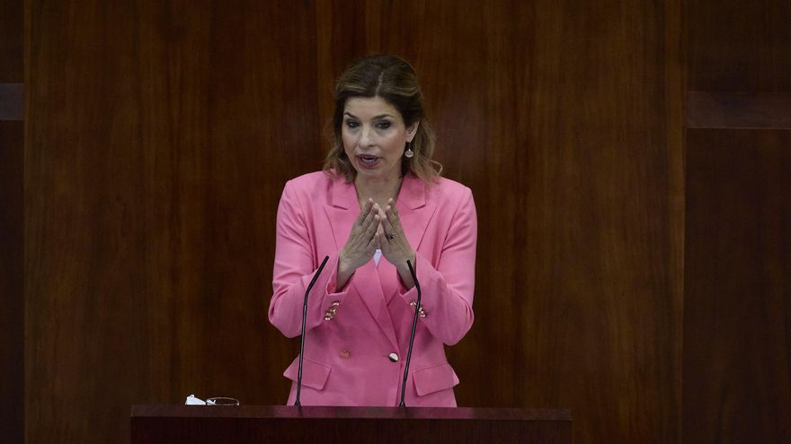 La portavoz del PSOE en la Asamblea de Madrid, Hana Jalloul, interviene en la segunda sesión del pleno de investidura de la presidenta en funciones de la Comunidad y candidata a la reelección, Isabel Díaz Ayuso