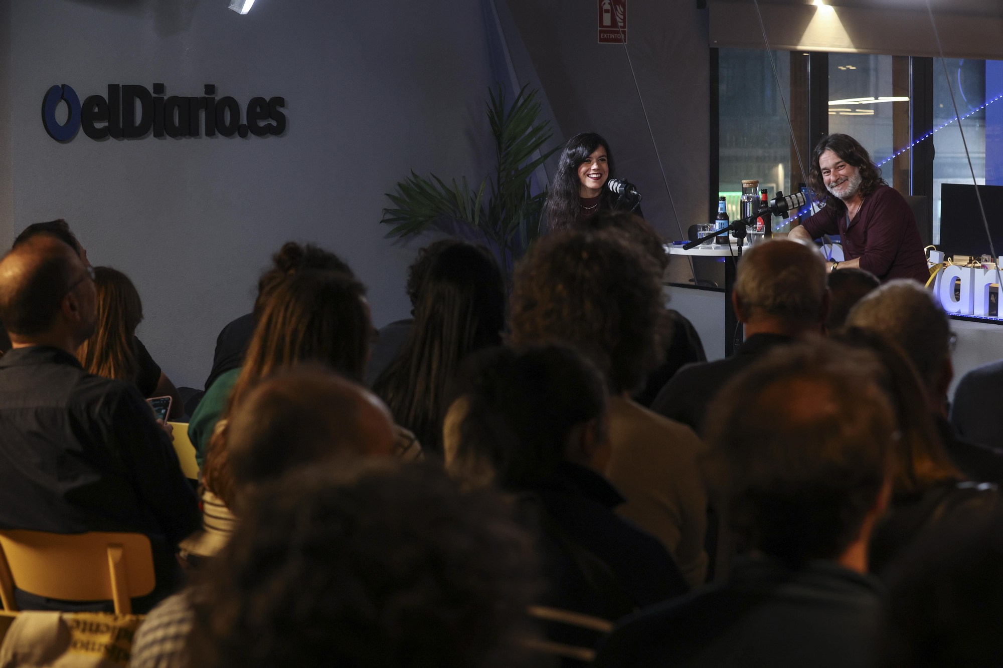 Quique González en la redacción de elDiario.es