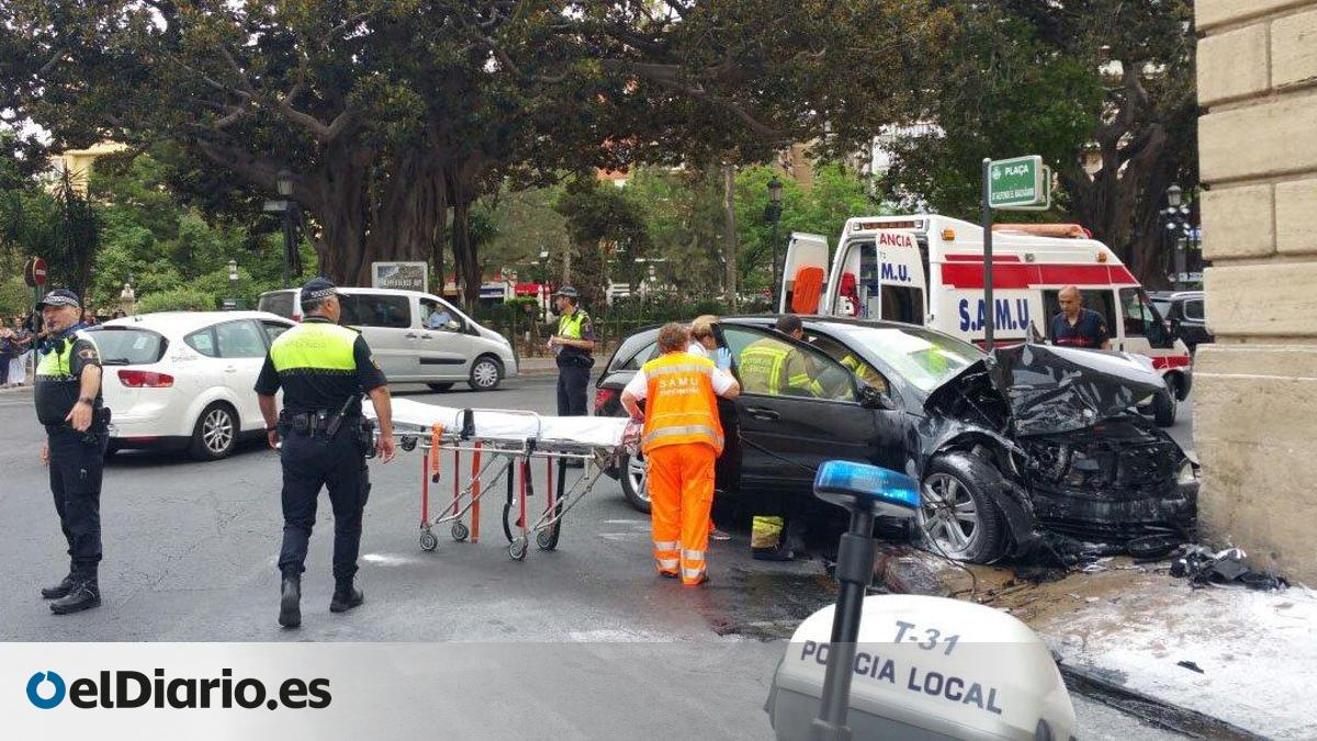 Ocho heridos en un accidente de tráfico múltiple en el centro de Valencia