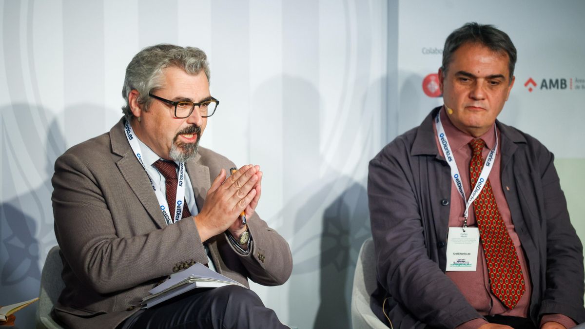 Joan Ramón Riera, comisionado de Vivienda del Ayuntamiento de Barcelona; Carles Martí Jufresa, comisionado para el Impulso de las políticas de mejora urbana, ambiental y social de los barrios y las villas de la Generalitat de Catalunya