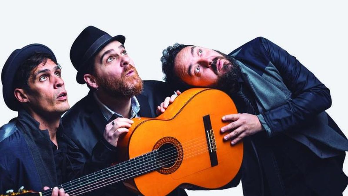 Al Tran Tran es una compañía de comedia musical improvisada.